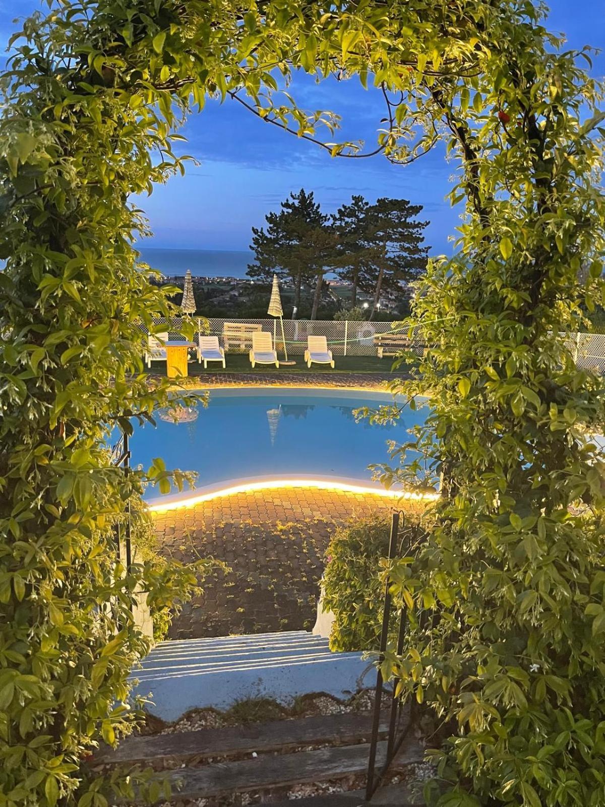 B&B Villa Alma San Costanzo 外观 照片
